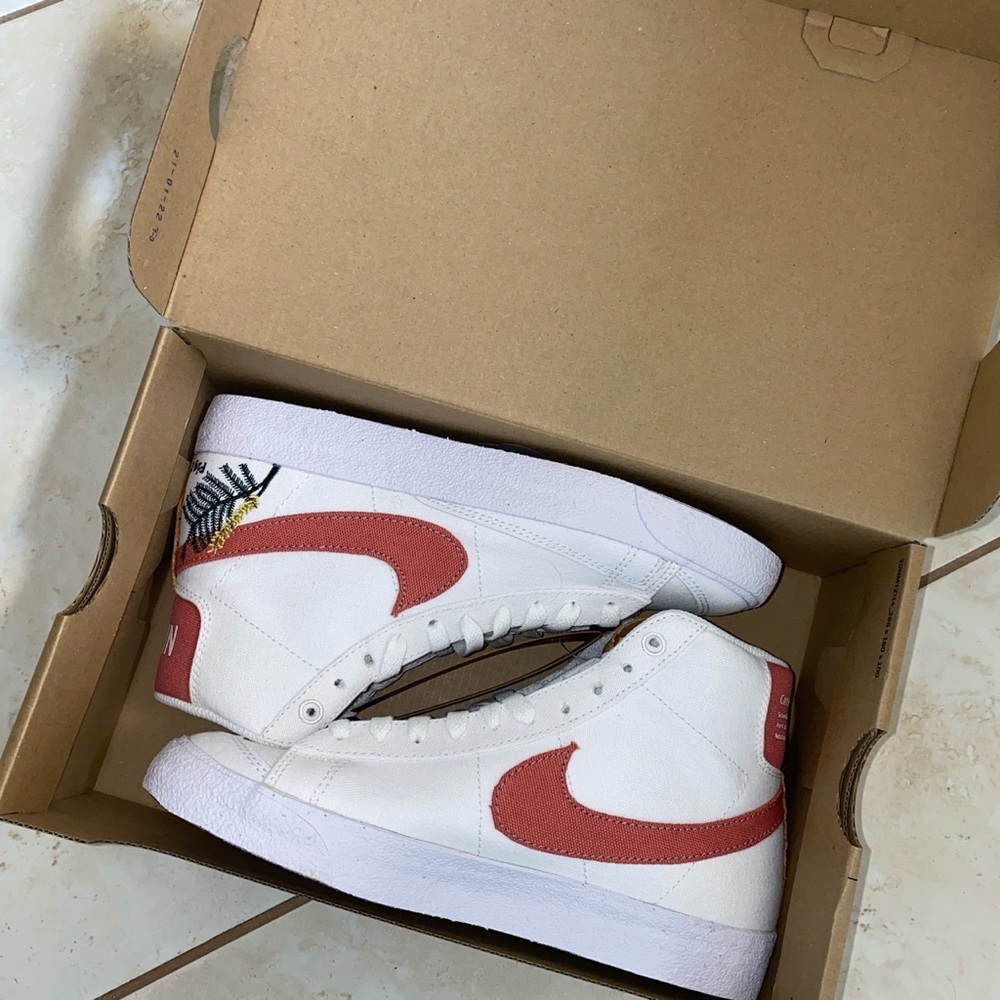 Nike Blazer Mid ‘77 SE Catechu Flora Collection